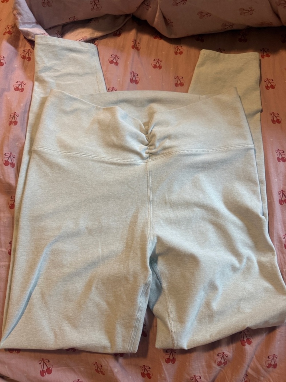 Vuori womens HR “all the feels” grayish blue Leggings EUC SOFT size Small 25”